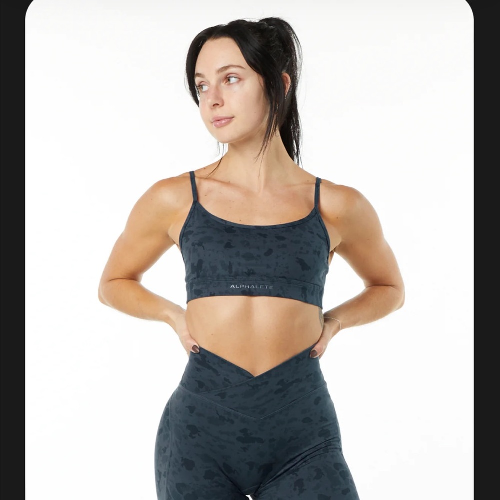 Alphalete sports bra